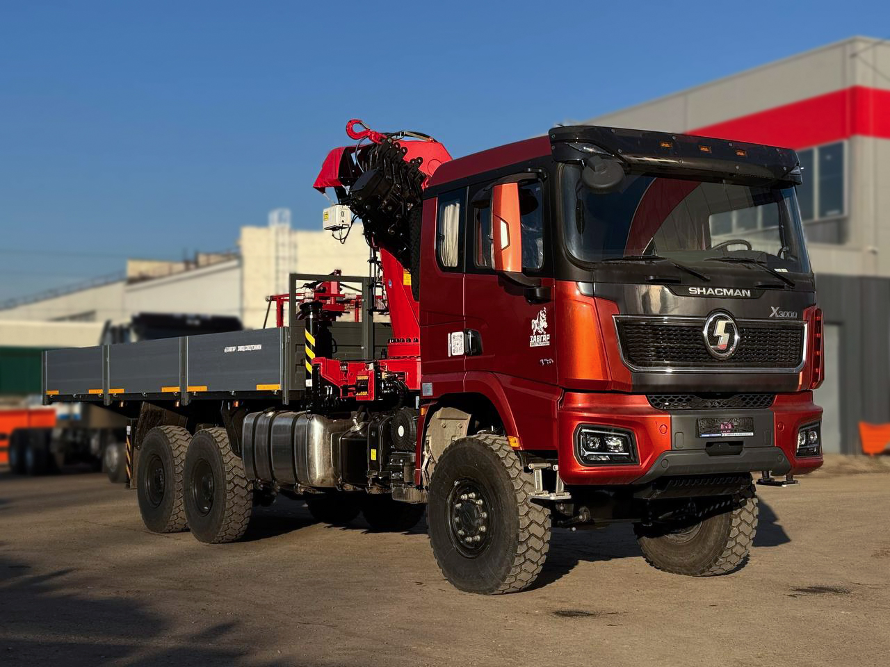 Бортовой SHACMAN X3000 6*4 с КМУ SUNHUNK К238-4